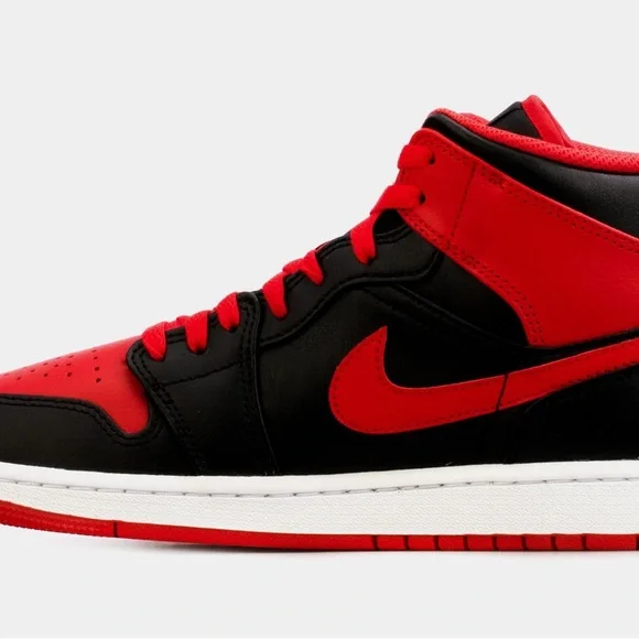 AIR JORDAN 1 MID size 7 youth worn once - Picture 2 of 10